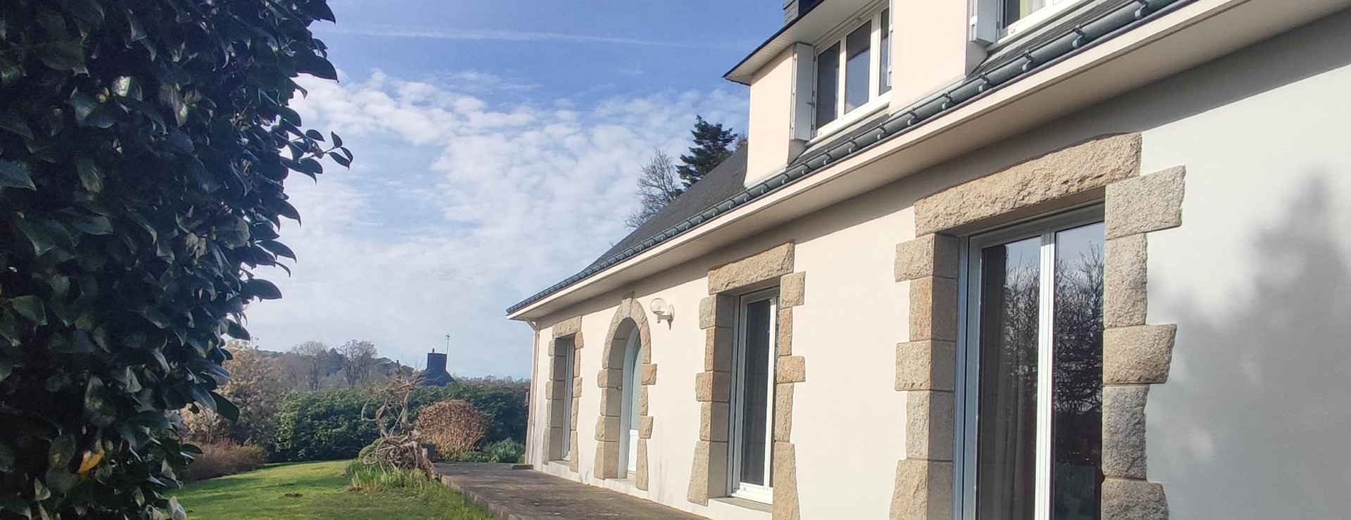 PROPRIETE DE 180 m² - LOCHRIST
